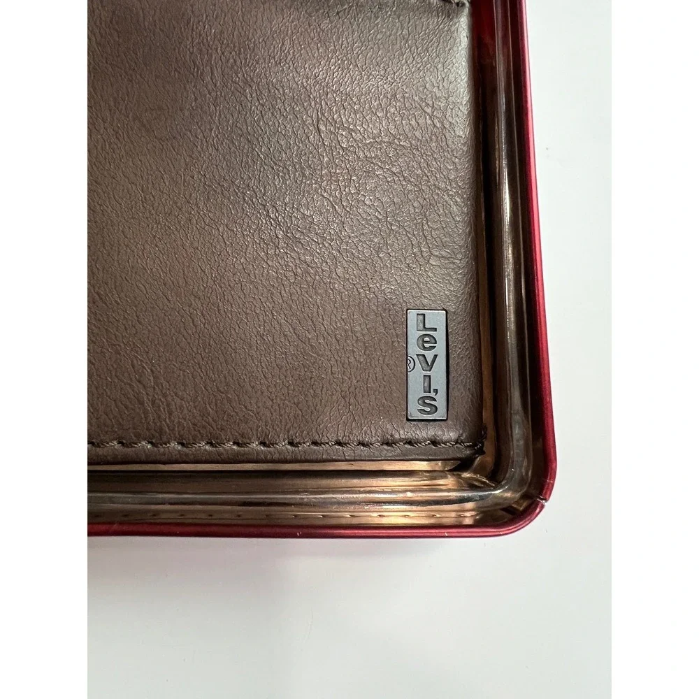Levi's Bifold Wallet Mens NS Brown RFID Protection Leather Accessory Gift Tin A5